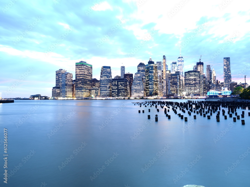 Obraz premium New York Skyline long exposure in sunset RAW