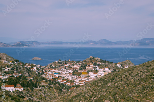 Fototapeta Naklejka Na Ścianę i Meble -  Top view of the island Hydra, a Greek island 