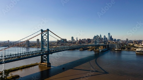 Fototapeta Naklejka Na Ścianę i Meble -  View of the Benjamin Franklin Bridge over the Delaware river in Philadelphia, Pennsylvania, USA