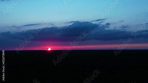 Hermoso Atardecer sobre selva de Quintana Roo México
