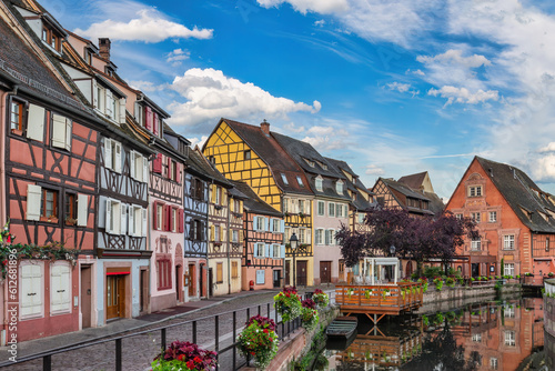 Obraz na płótnie Colmar France, Colorful Half Timber House city skyline w salonie