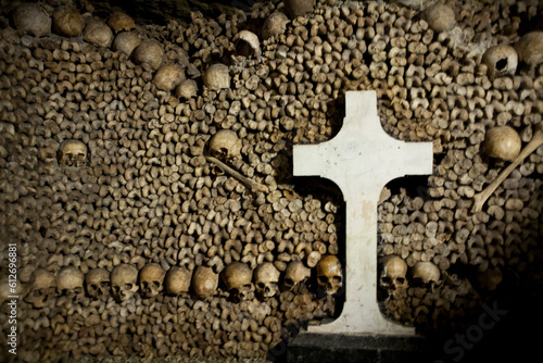 Schilderij op canvas Inside the famous underground catacombs burial area in Paris.