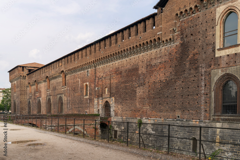 Entrance to the Sforzesco castle and its splendid medieval walls