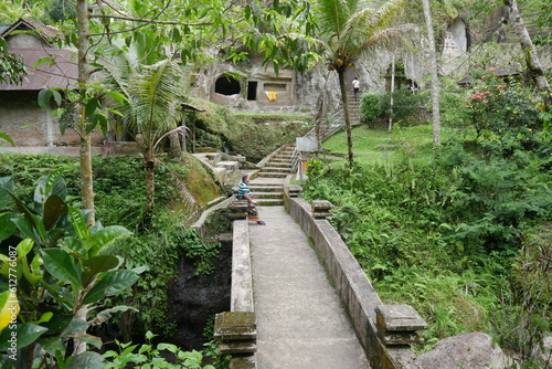 Brücke am Wassertempel Candi Tebing auf Bali