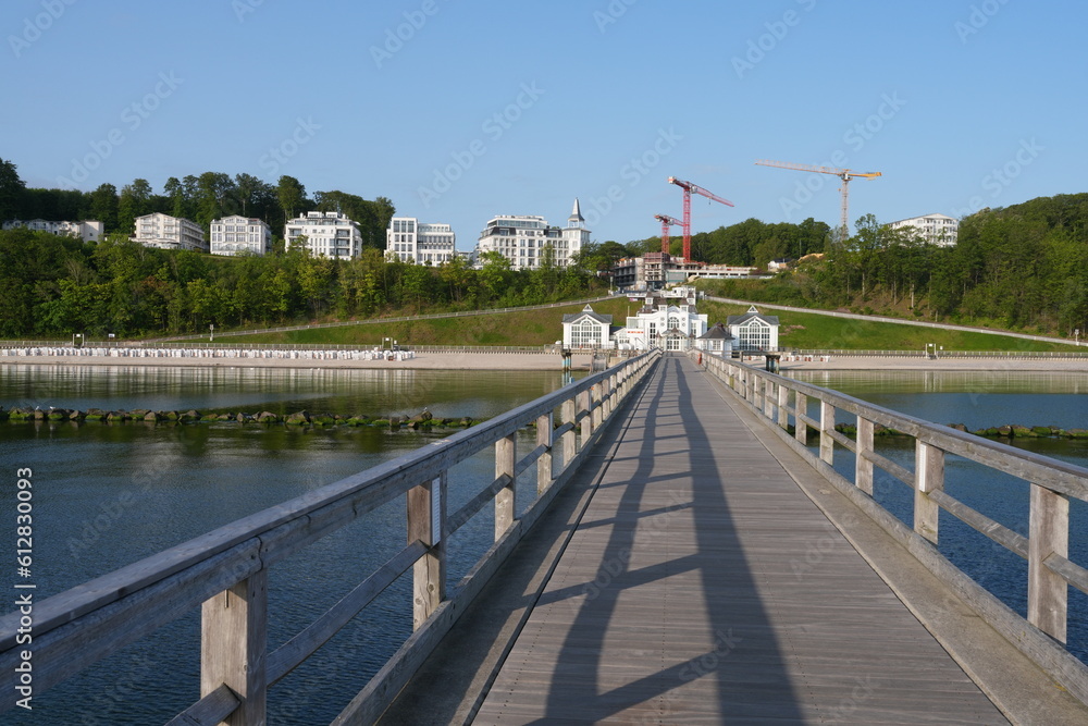 Blick von der Seebrücke Sellin auf die Küste, Rügen, Deutschland