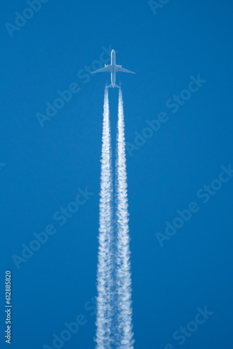 Flugzeuge beim starten und landen photo