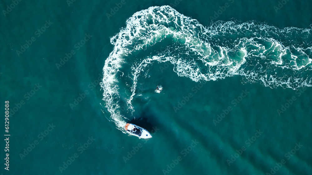 Barco Lancha Iate Mar Wakeboard Viagem Viajar Turismo Férias Atividade Ar Livre Verão Esporte Aquático Wake Ilha Litoral Florianópolis Floripa Oceano Atlântico Lago Água Mata Atlântica Náutica Drone