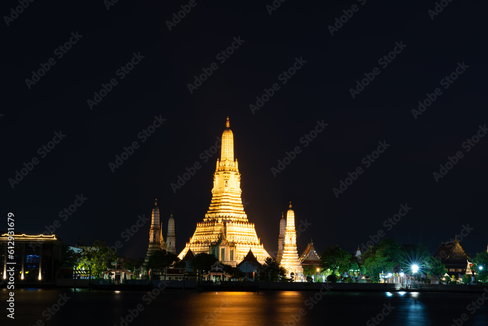 temple Arun au coucher du soleil, à Bangkok Thailande