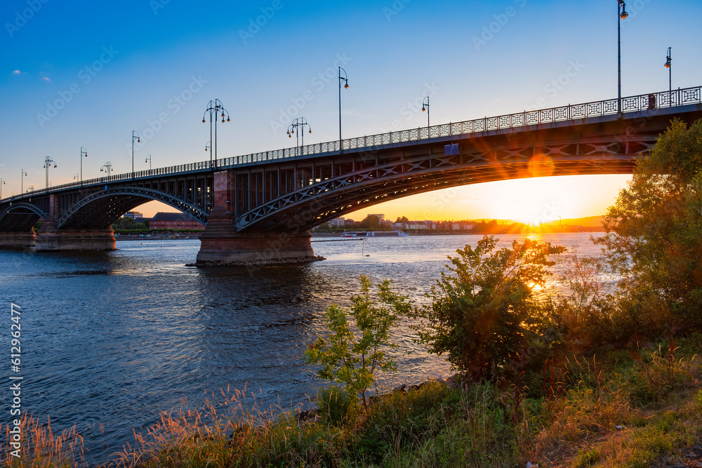 View of the Theodor Heuss Bridge over the Rhine between Mainz and Wiesbaden/Germany in the evening