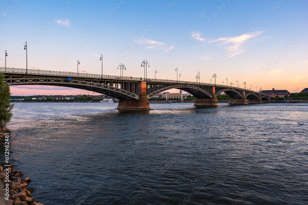 View of the Theodor Heuss Bridge over the Rhine between Mainz and Wiesbaden/Germany in the evening