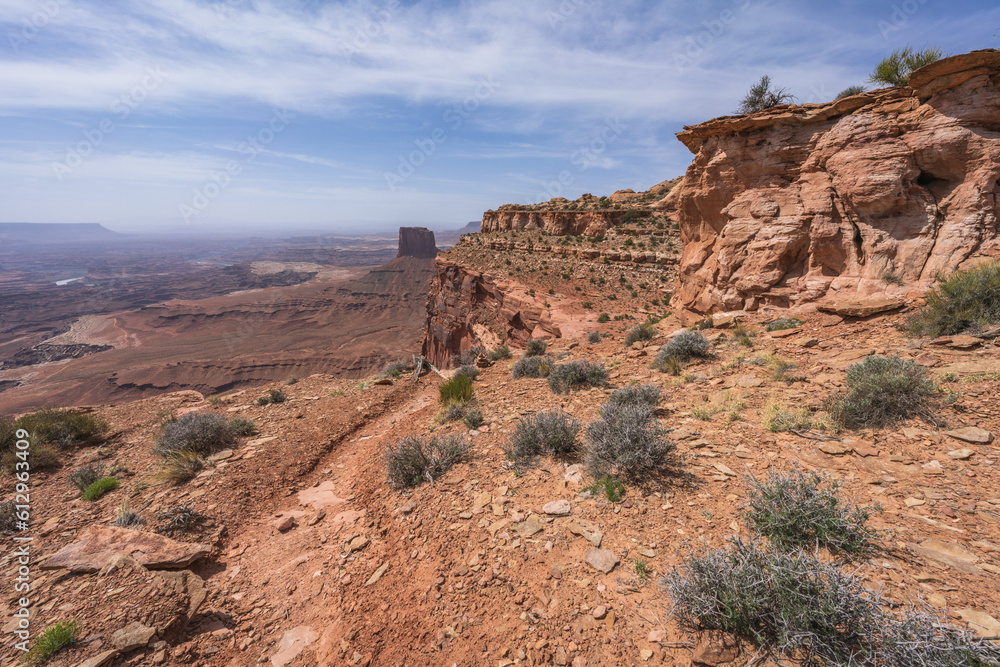 Fototapeta premium hiking the lathrop trail in canyonlands national park in utah, usa