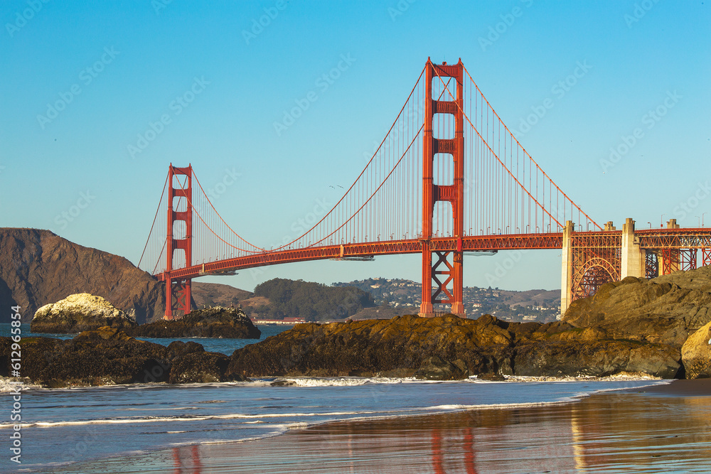 Fototapeta premium golden gate bridge beach