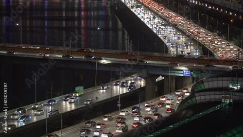 Road scenery along the Han River in Seoul during rush hour. 서울 한강 강변북로 야경, 한남대교, 동호대교