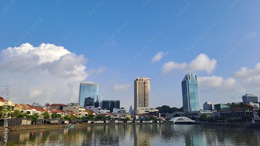 Obraz premium Blue and High Sky in Raffles Place, Singapore