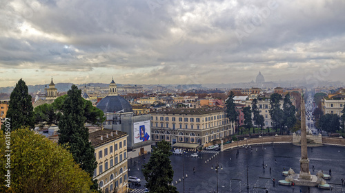 Piazza del Popolo à Rome un jour de pluie