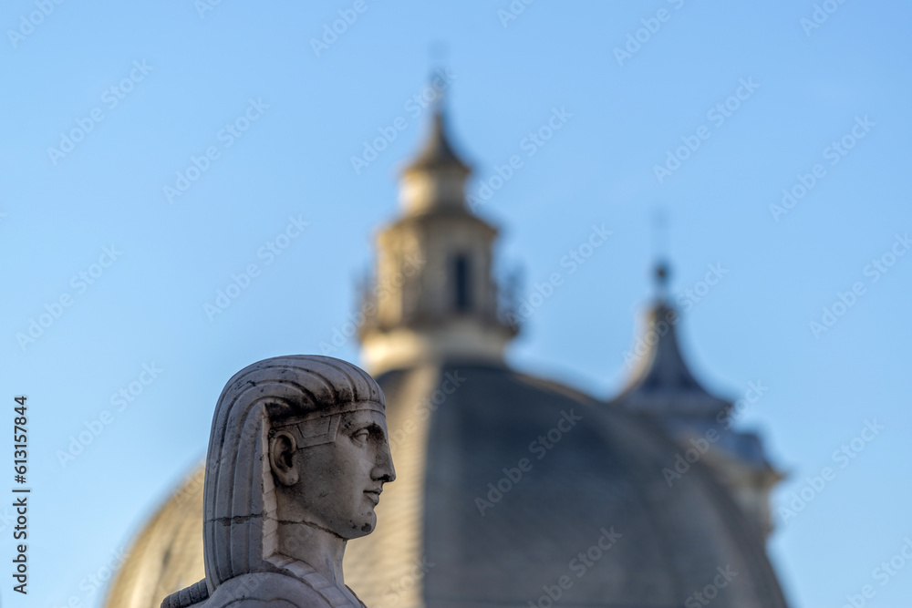 Statue d'un sphynx Piazza del Popolo à Rome