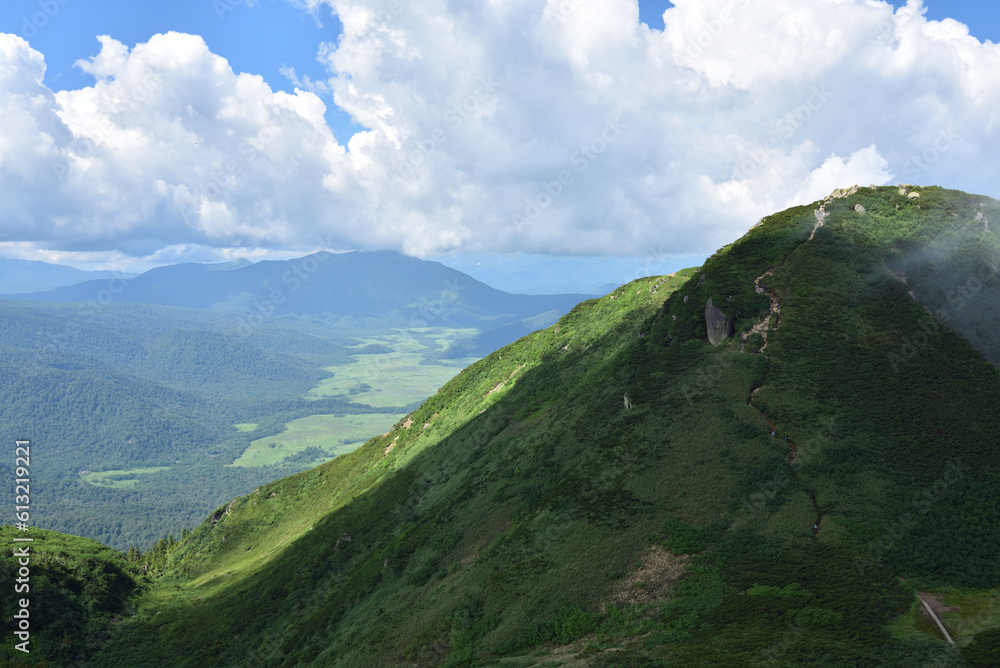 Climbing Mt. Hiuchi in Oze from Miike, Fukushima Climbing Mt. Hiuchi in Oze from Miike, Fukushima