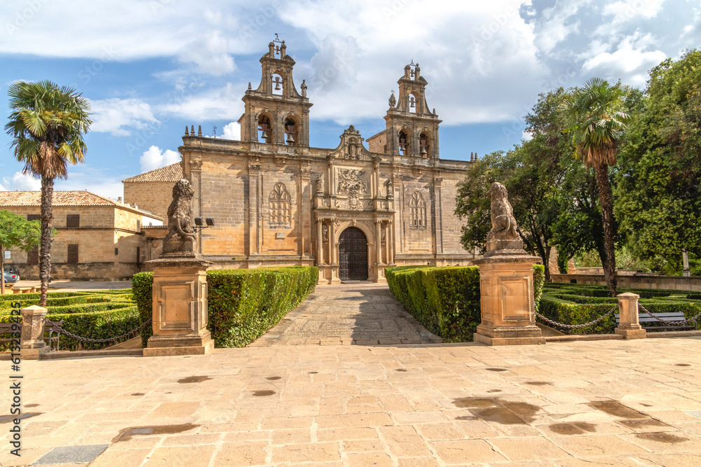 The Basilica of Santa Maria in Úbeda is a magnificent church located in the city. It is one of the most notable examples of Renaissance architecture in the area.