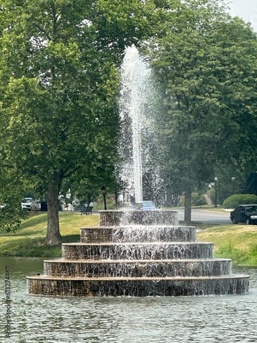fountain in the park (ID: 613274460)