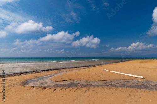 Fototapeta Naklejka Na Ścianę i Meble -  Krajobraz morski. Plaża na wyspie Korfu, Grecja
