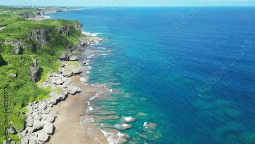宮古島の海をドローンで空撮