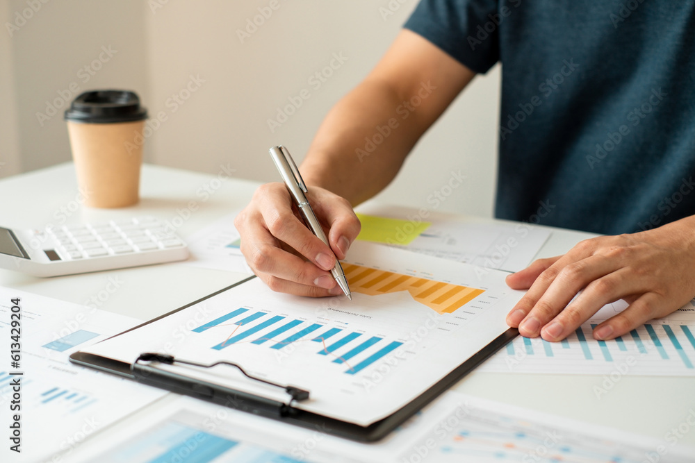 The business owner is analyzing the earnings from the chart to plan investments strategically in the next quarter, with a focus on maximizing growth and optimizing returns on capital. The business owner is analyzing the earnings from the chart to plan investments strategically in the next quarter, with a focus on maximizing growth and optimizing returns on capital.
