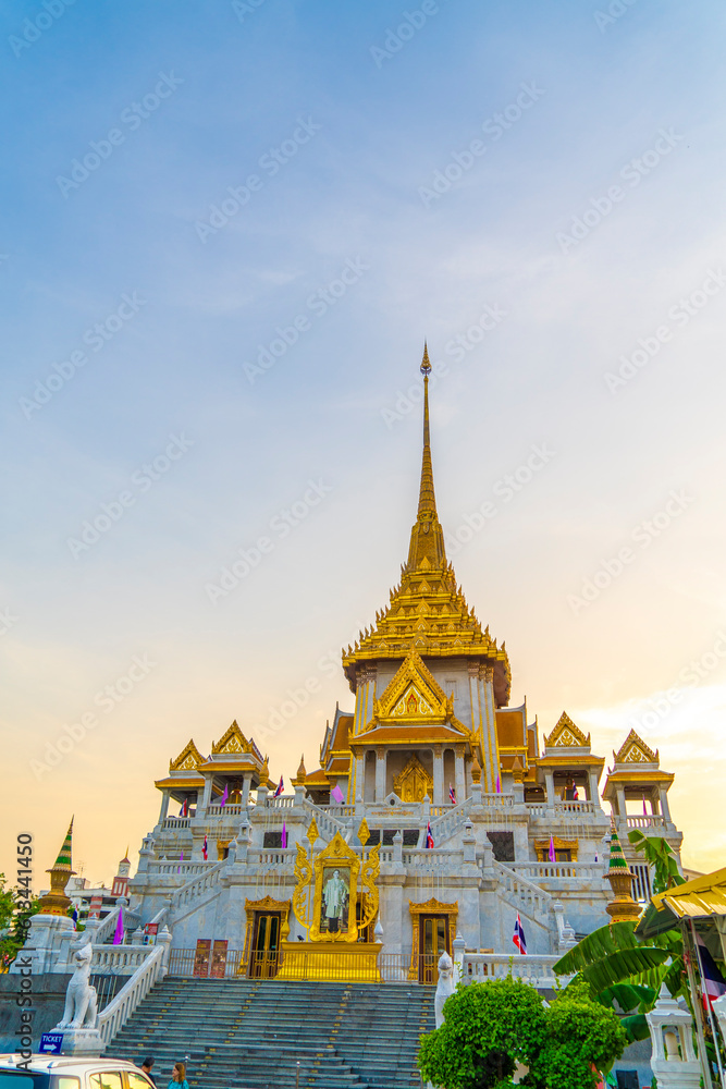 Fototapeta premium Wat Traimit Withayaram Worawihan, Temple of the Golden Buddha in Bangkok, Thailand.