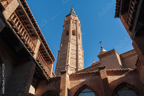 Vista del patio y la torre mudejar de la colegiata de Sta María la Mayor en Calatayud, Zaragoza, Aragón, España. photo