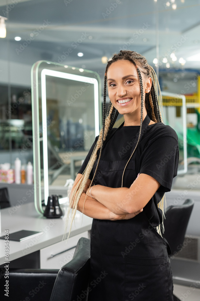 Foto de professional headshots, happy hairdresser, woman with braids in