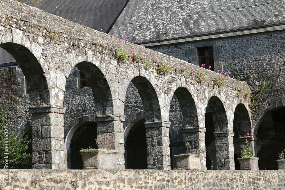 L'abbaye Notre-Dame du Tronchet