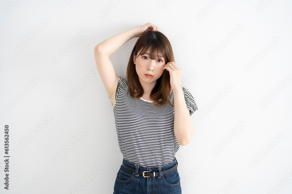 茶髪の女性 茶髪の女性
