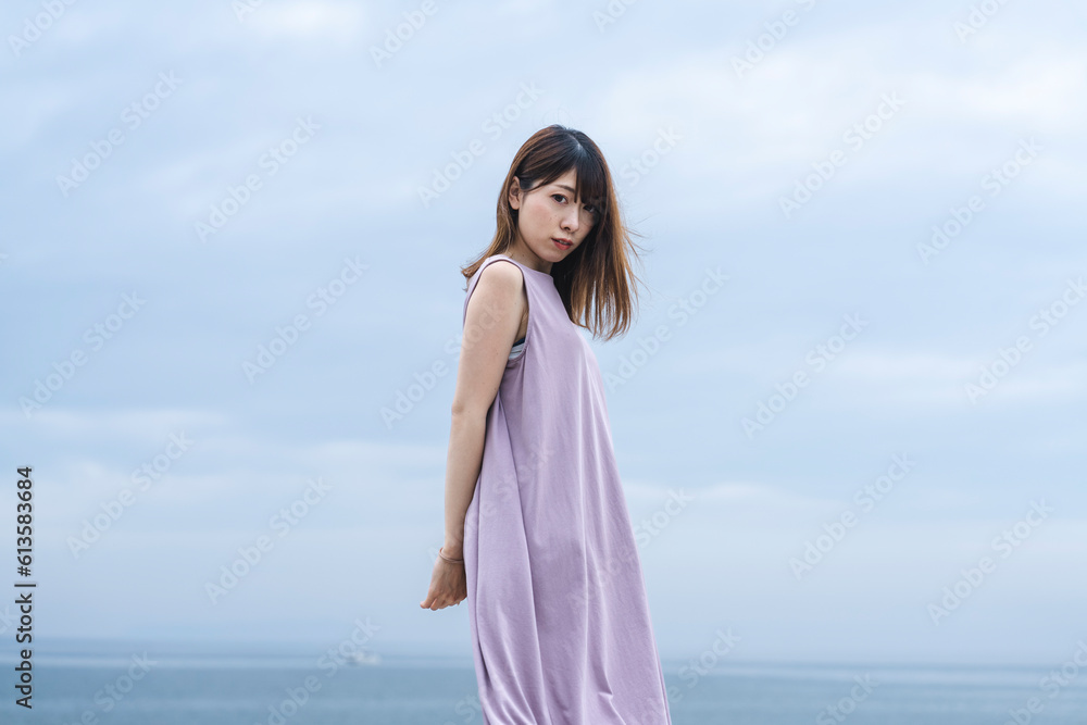 海と空と女性 海と空と女性