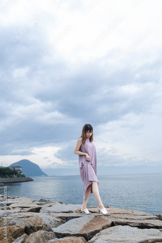 海と空と女性 海と空と女性