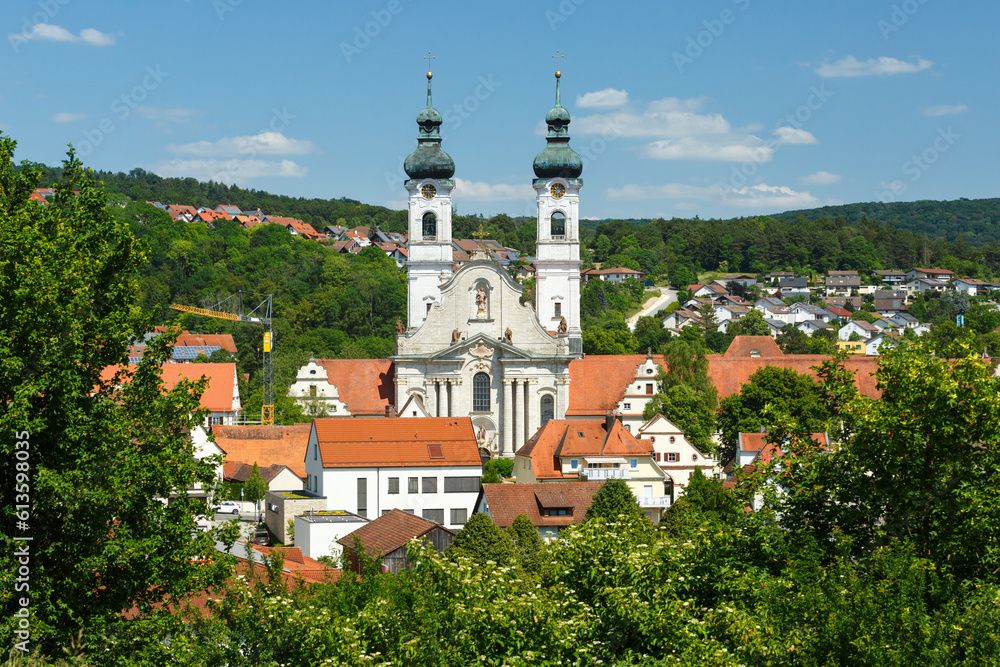 Gemeinde Zwiefalten im Landkreis Reutlingen mit Blick auf Münster Gemeinde Zwiefalten im Landkreis Reutlingen mit Blick auf Münster