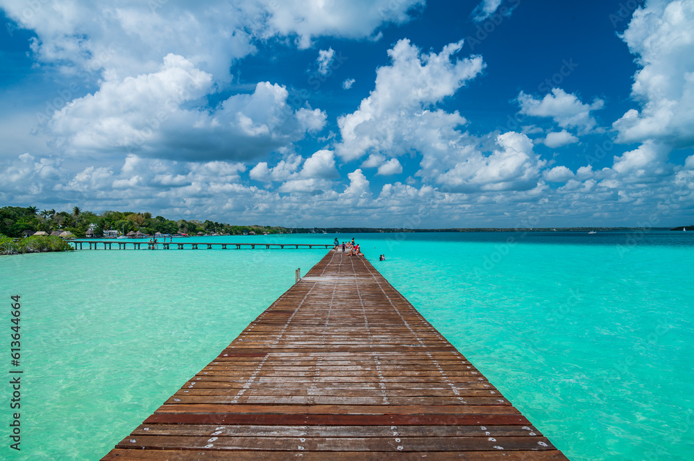 Obraz premium Pier in Bacalar Lagoon