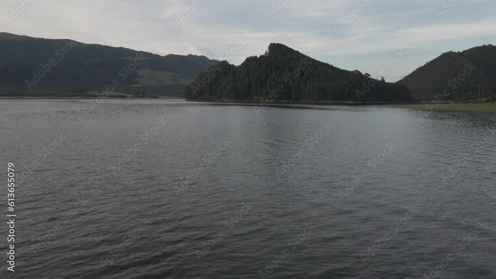 lago y montaña lago y montaña