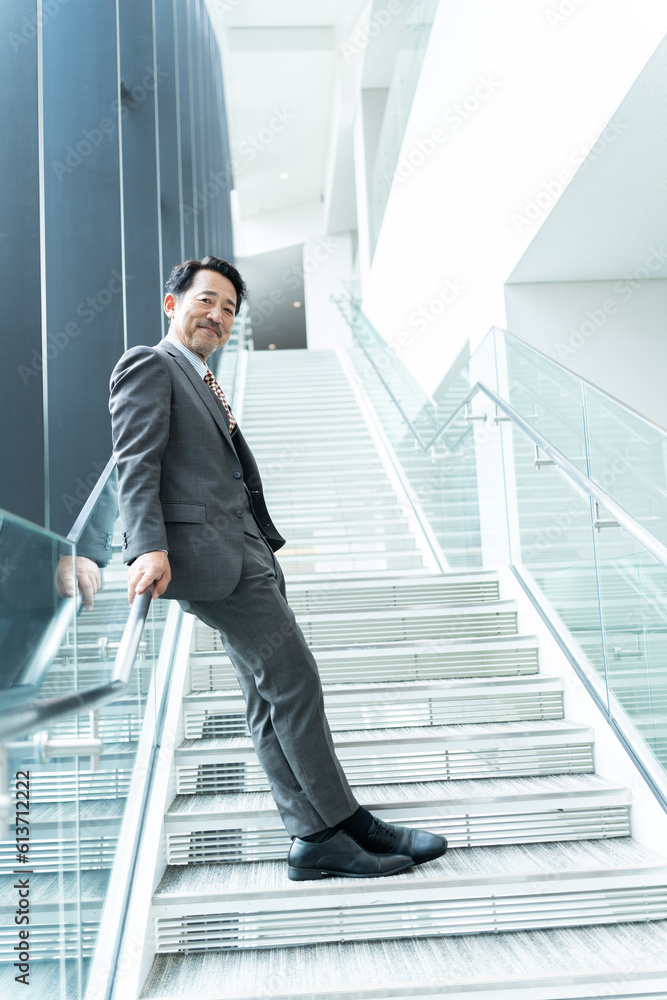 オフィスで働くビジネスマン(上司・社長) オフィスで働くビジネスマン(上司・社長)
