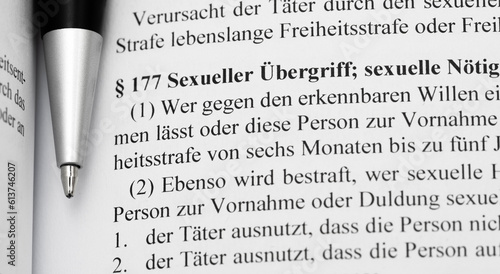 Obraz na plátně Sexueller Übergriff, Paragraph, Artikel 177, Strafgesetzbuch