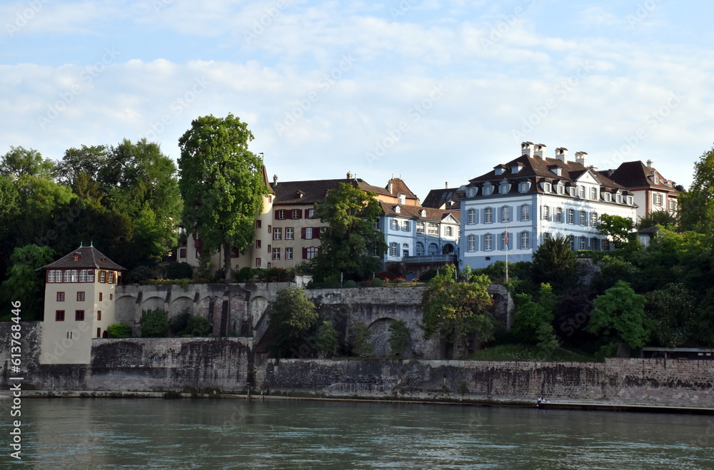 Häuser am Rheinufer in Basel