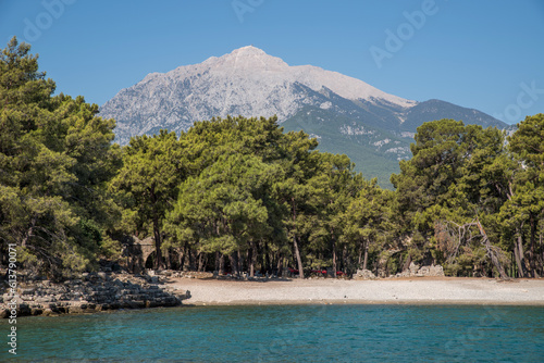 Fototapeta Naklejka Na Ścianę i Meble -  Mount Olympos Tahtali above the sea lagoon of the Mediterranean Sea.