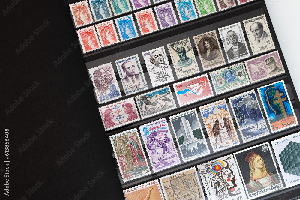 Album de timbres de collection. Album de timbres de collection.