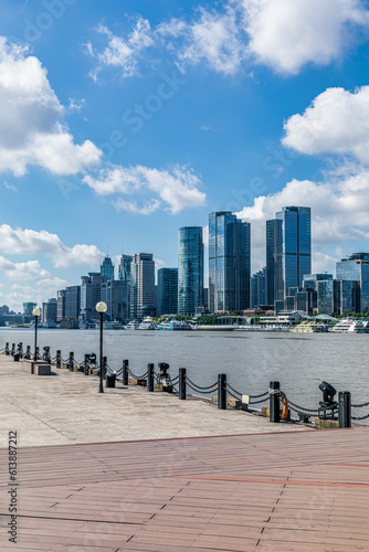 Canvas Print Clean square pavement and city skyline in Shanghai