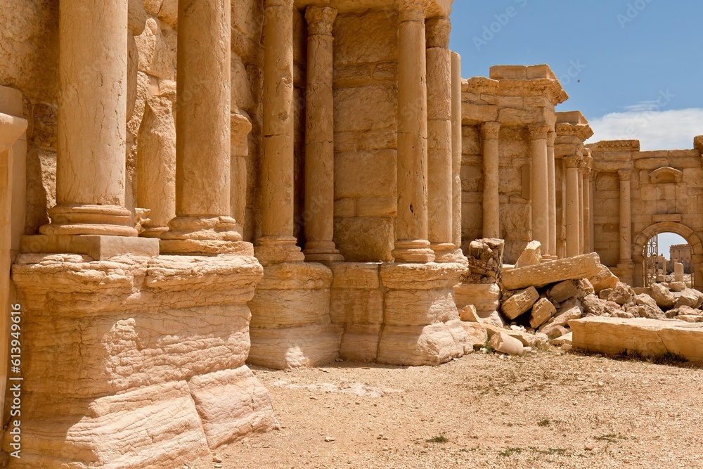 Obraz premium View of the ruins of the Theater of Queen Zenobia of the ancient Palmyra city built in the 1st to 2nd century. UNESCO World Heritage.
