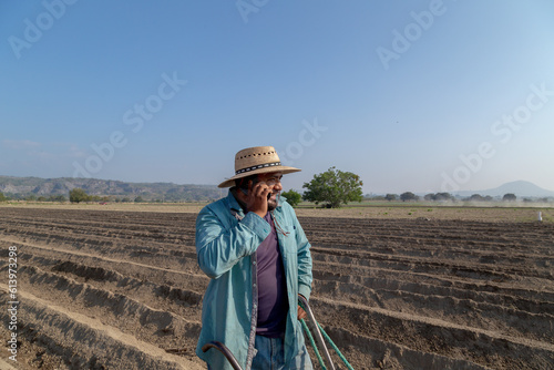 Multitasking Farmer: Making a Phone Call with a Smartphone While Working in the Crop Field