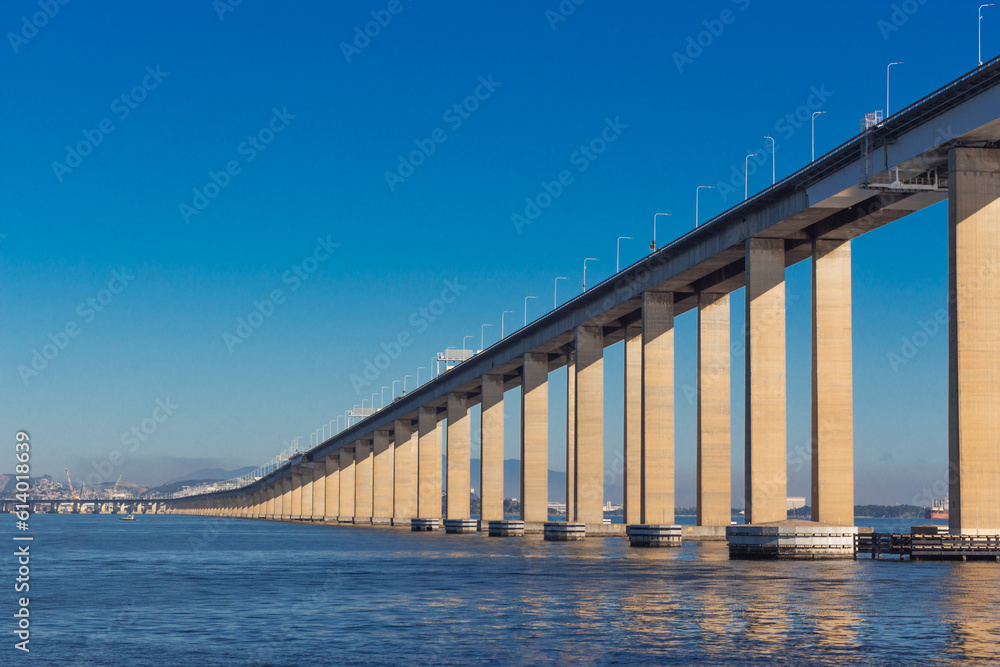 Ponte Rio Niterói vista interior em perspectiva Ponte Rio Niterói vista interior em perspectiva