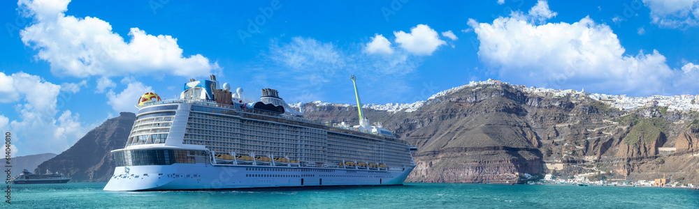 Greece Islands, scenic panoramic sea views of Santorini island from docked cruise ship. - obrazy, fototapety, plakaty 