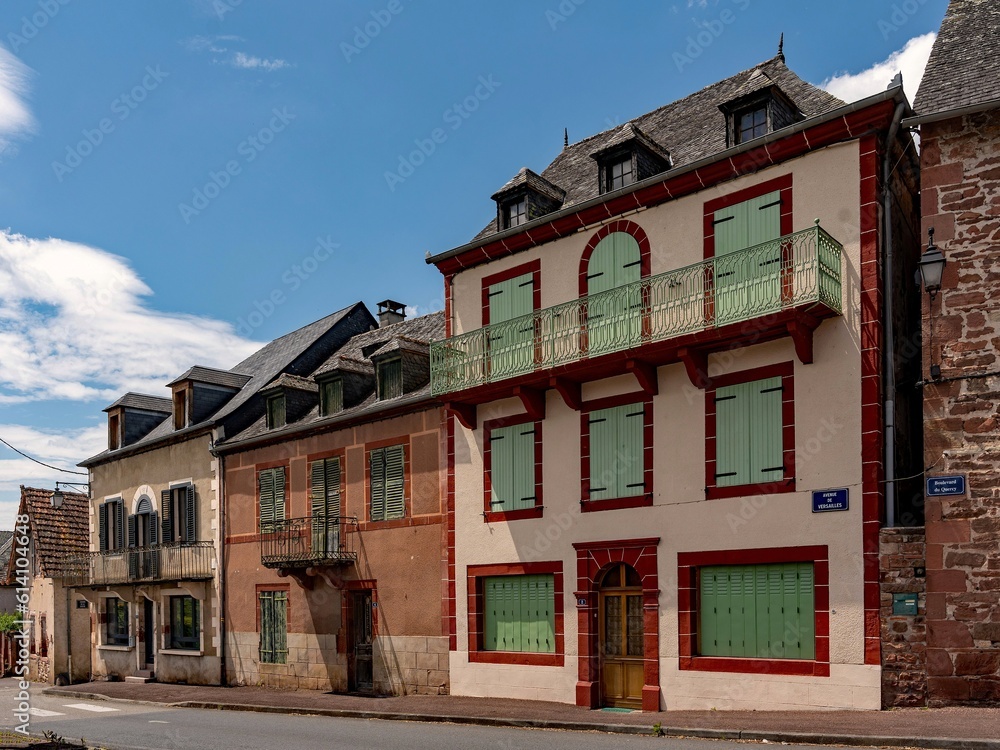 Häuser in der Altstadt von Meyssac in Nouvelle-Aquitaine in Frankreich
