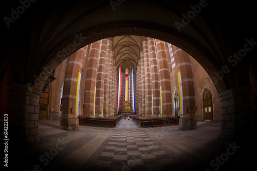 Wnętrze bazyliki św. Jakuba i Agnieszki w Nysie.