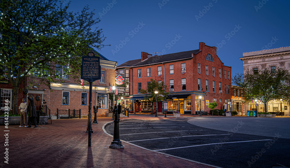 Downtown Gettysburg in the morning