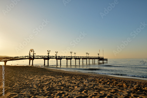 Embarcadero de un club de playa de Marbella 